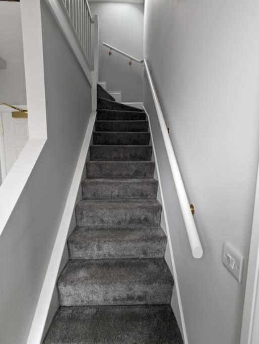 31 High Street - Modern & Stylish 2-Bed Apartment - Inc Parking Husbands Bosworth Экстерьер фото